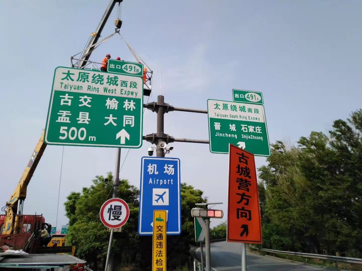 济宁市标志杆信号灯杆 - 价格